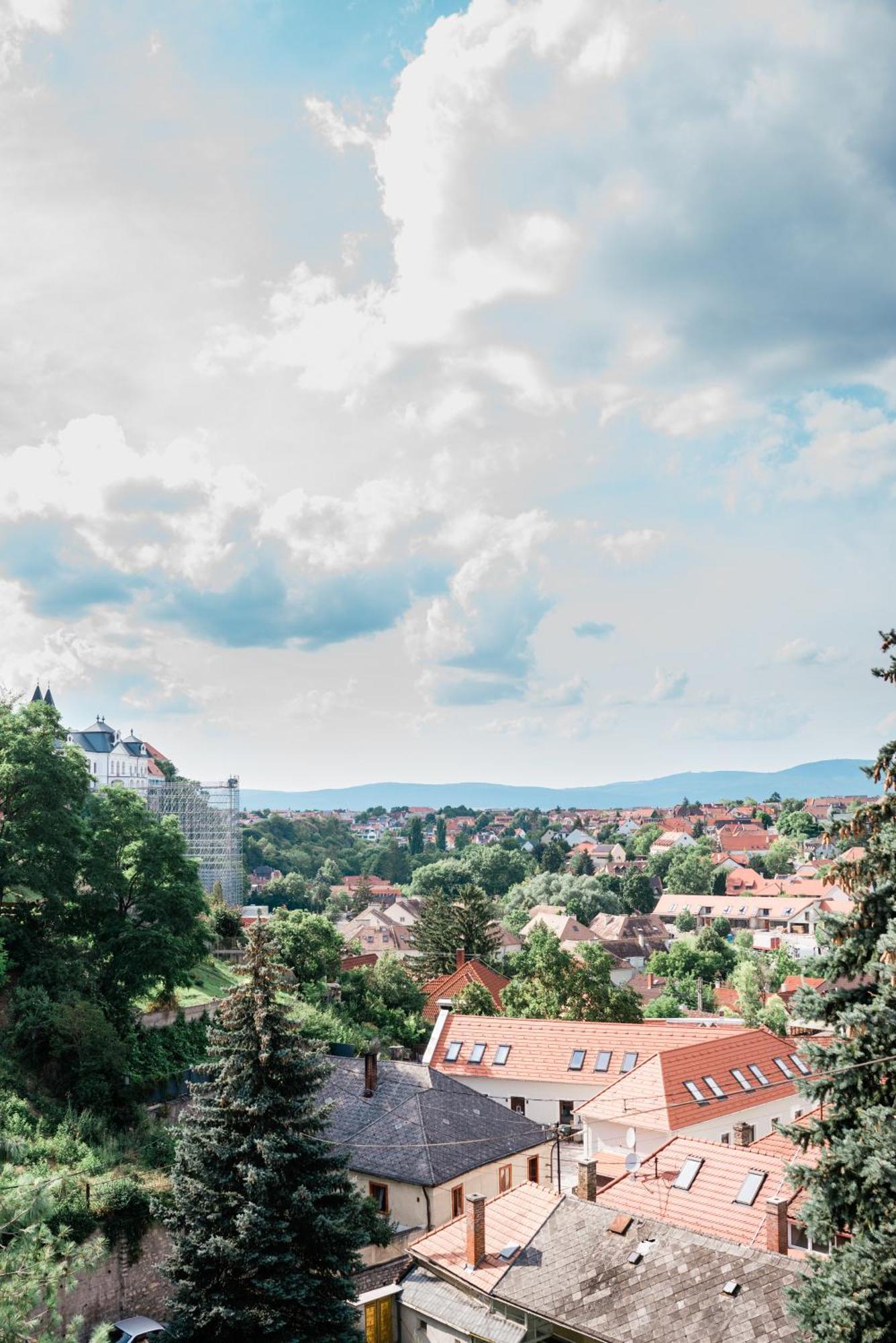 Apartament Monbuhim Twin Veszprém Zewnętrze zdjęcie